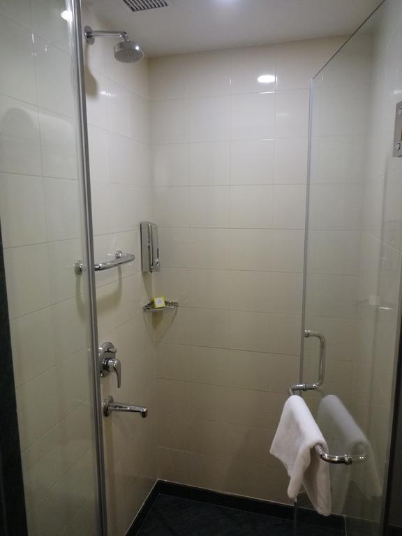 Lemon Tree Hotel, Gachibowli, היידראבד מראה חיצוני תמונה