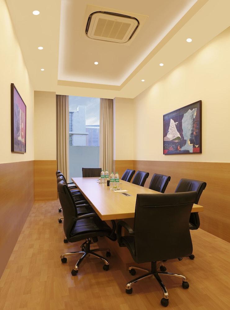 Lemon Tree Hotel, Gachibowli, היידראבד מראה חיצוני תמונה