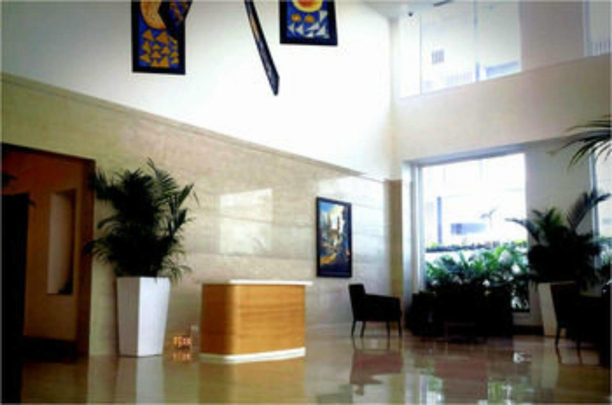 Lemon Tree Hotel, Gachibowli, היידראבד מראה חיצוני תמונה
