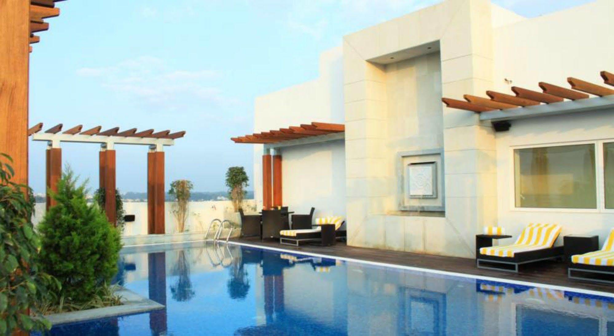Lemon Tree Hotel, Gachibowli, היידראבד מראה חיצוני תמונה